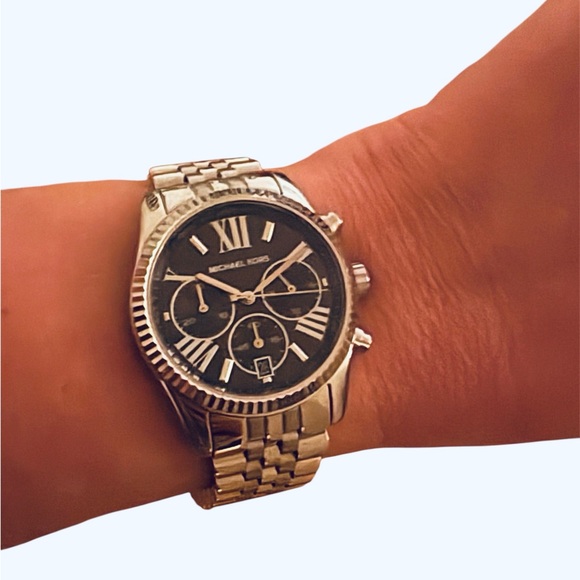 Michael Kors Watch - Picture 2 of 4